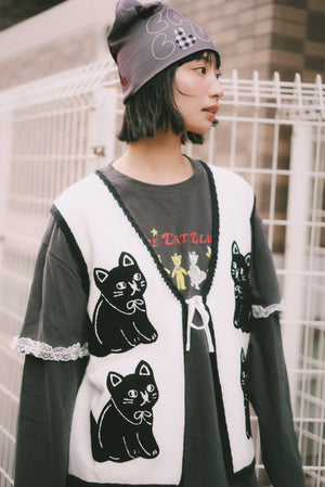 Four-Cat Baby Embroidered Vest