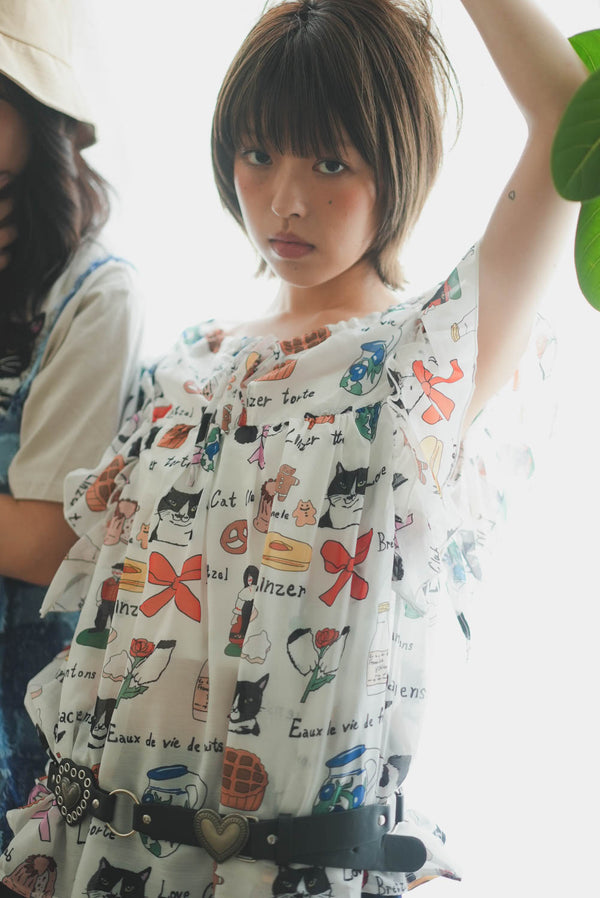 Cat Nordic Travel Guide Ruffle Sleeve Top