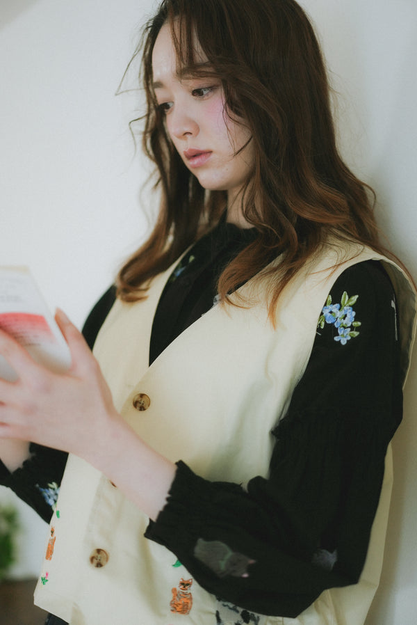 Four-color cat floral print RUFFLE collar T-shirt