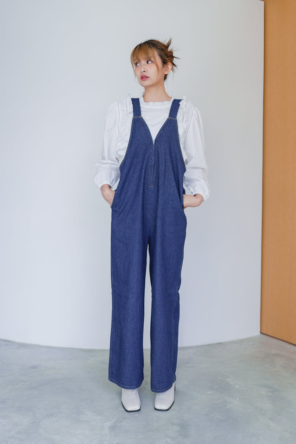 Denim front zipper V-neck overalls
