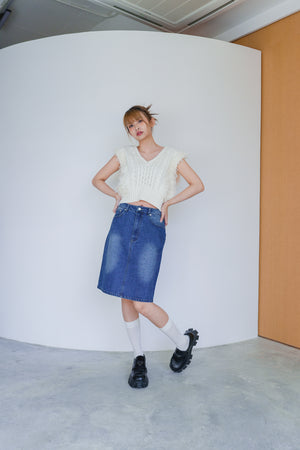 Recycled polyester fringed knit vest