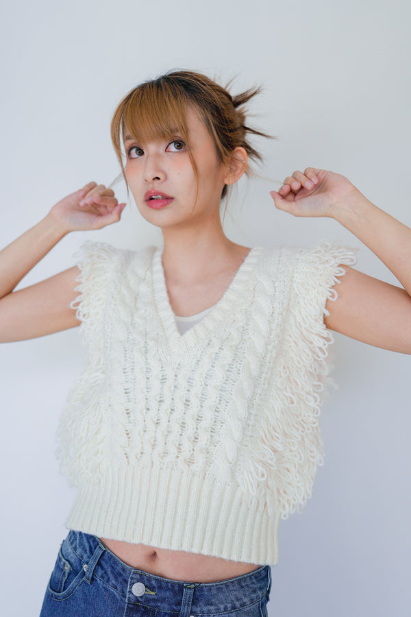 Recycled polyester fringed knit vest