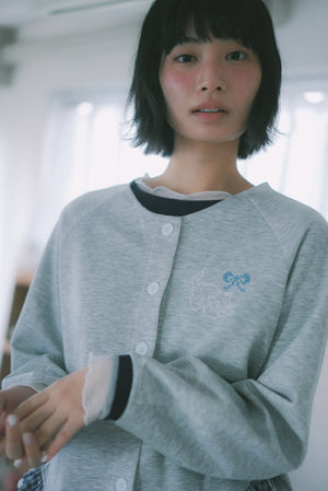 long-sleeved top with gauze collar