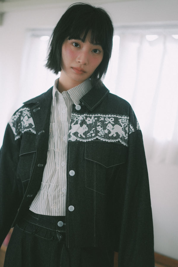 Denim jacket with lace cat print lining