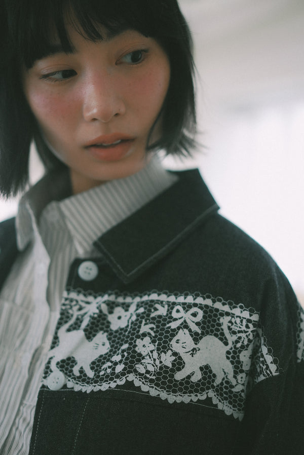 Denim jacket with lace cat print lining