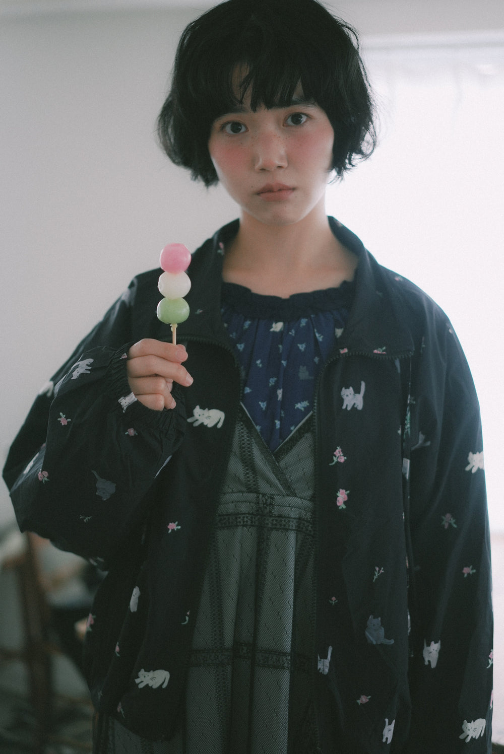 Four-color cat floral print top with ruffled hem