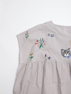 Cat head colorful floral embroidered oversized top