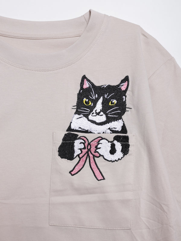Black and white cat Gift for you Pocket Tee