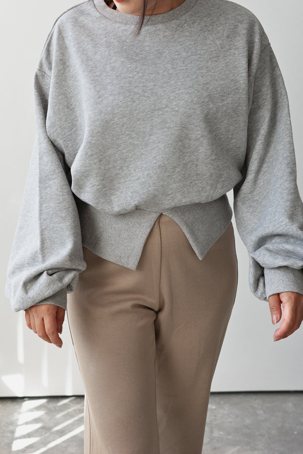 Wool center slit pullover
