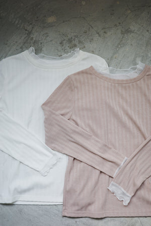 long-sleeved top with gauze collar