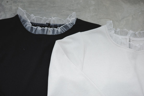 Glittery collar long-sleeved top