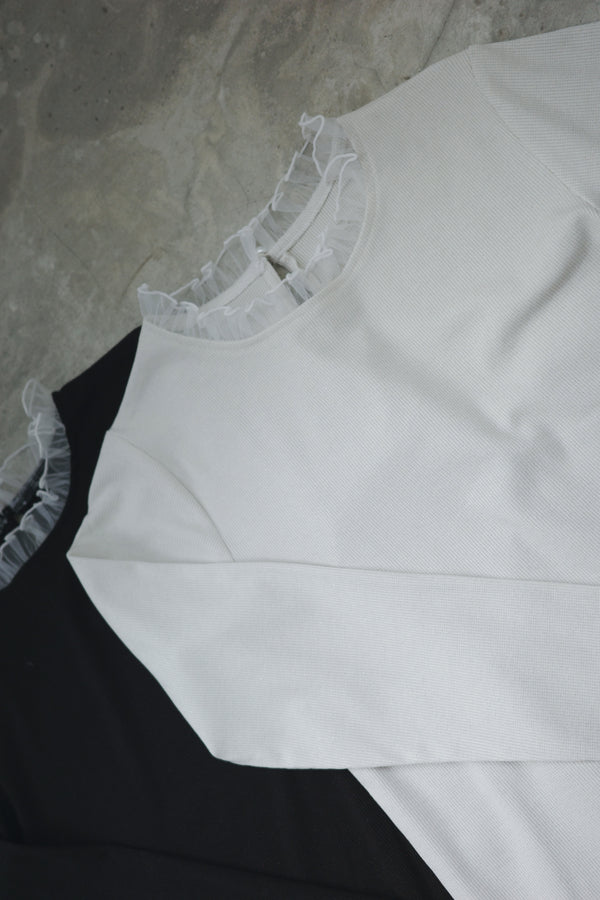 Glittery collar long-sleeved top