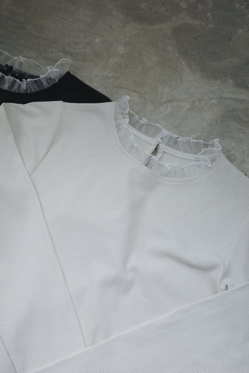 Glittery collar long-sleeved top