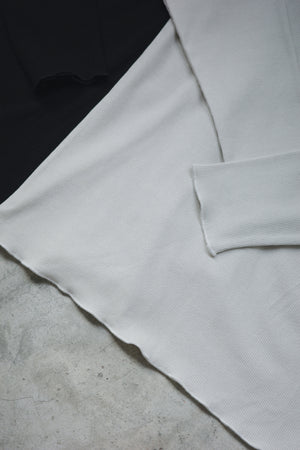 Glittery collar long-sleeved top