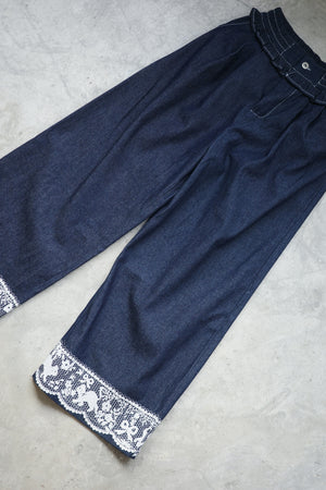 Lace cat print ruffled trousers