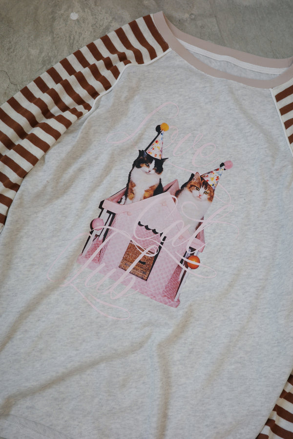 Striped cow-horn sleeve T-shirt (Doll House Cat)