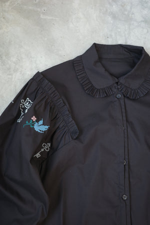 Cross-stitch cat embroidery ruffled puff sleeve top