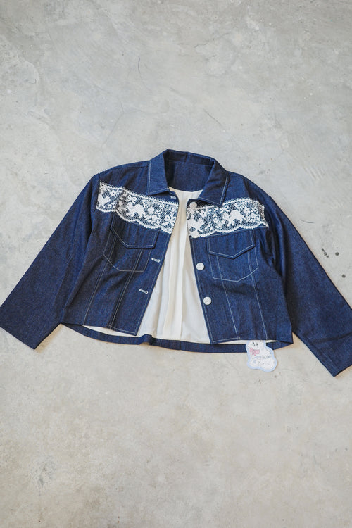 Denim jacket with lace cat print lining