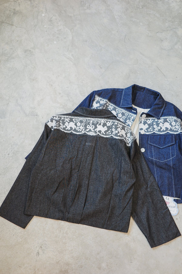 Denim jacket with lace cat print lining