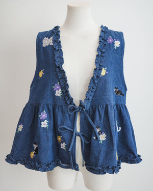 紫花黑白貓刺繡牛仔荷葉邊背心