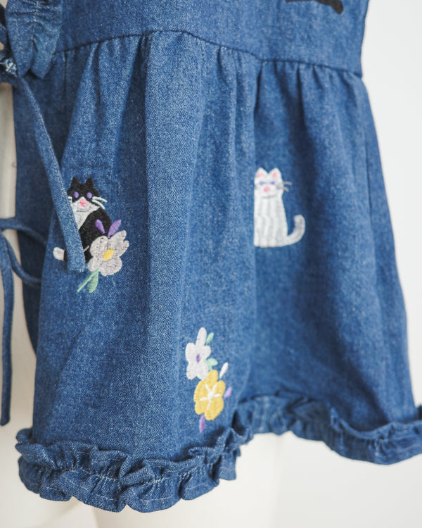 紫花黑白貓刺繡牛仔荷葉邊背心