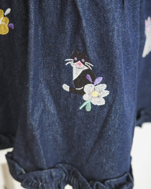 紫花黑白貓刺繡牛仔荷葉邊背心