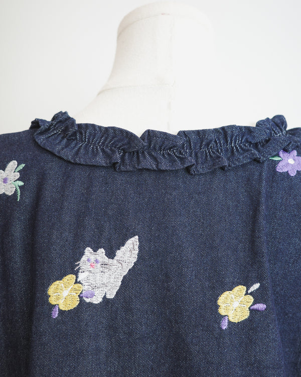 紫花黑白貓刺繡牛仔荷葉邊背心