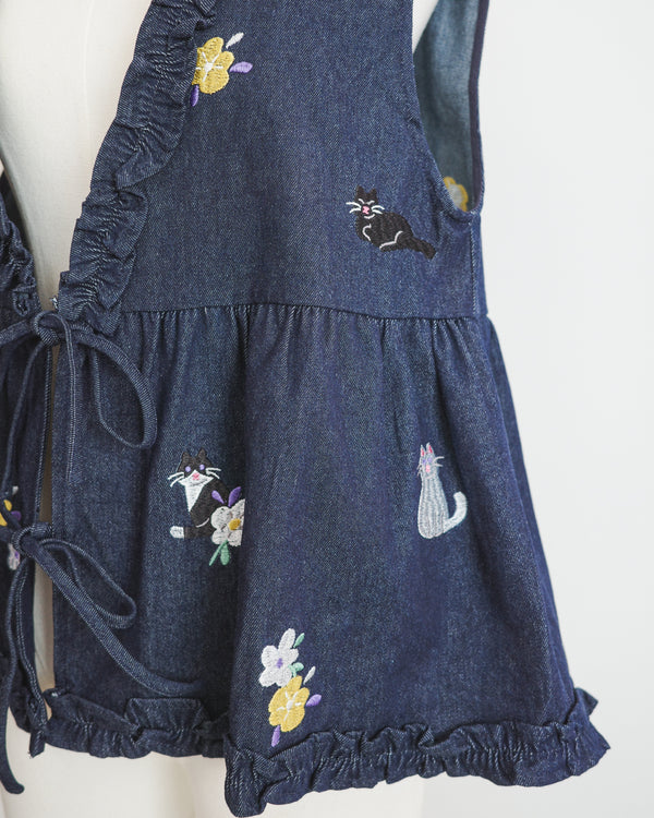 紫花黑白貓刺繡牛仔荷葉邊背心