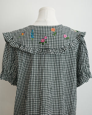 LCC花和貓刺繡娃娃領格仔上衣