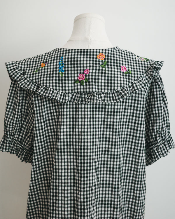 LCC花和貓刺繡娃娃領格仔上衣