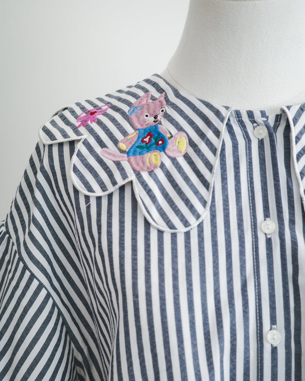 LCC蝴蝶結貓刺繡娃娃領條子上衣
