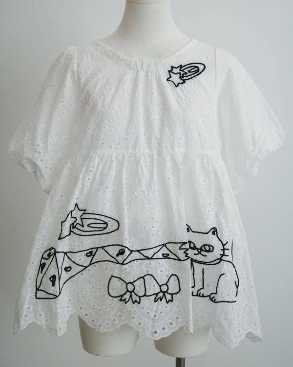 Cat髮夾廁紙線條刺繡通花上衣