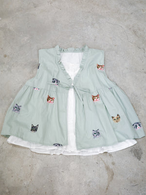貓頭刺繡假兩件Ruffle邊背心